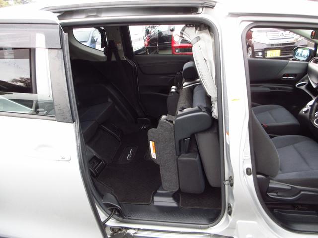 シエンタ ハイブリッドＧ　衝突軽減ブレーキ　７人乗り　ナビ　テレビ　ブルートゥース　ＥＴＣ　Ｂカメラ　両側パワースライドドア　ＬＥＤオートライト　フォグ　スマートキー　オートエアコン　プライバシーガラス　ドアバイザー（26枚目）