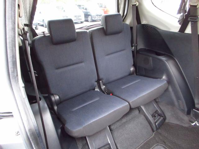 シエンタ ハイブリッドＧ　衝突軽減ブレーキ　７人乗り　ナビ　テレビ　ブルートゥース　ＥＴＣ　Ｂカメラ　両側パワースライドドア　ＬＥＤオートライト　フォグ　スマートキー　オートエアコン　プライバシーガラス　ドアバイザー（27枚目）