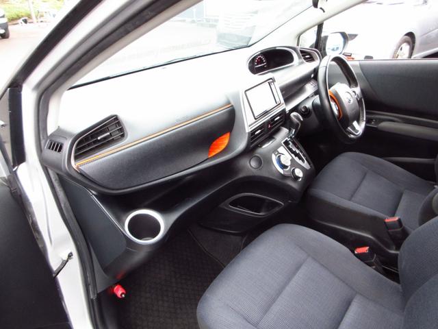 シエンタ ハイブリッドＧ　衝突軽減ブレーキ　７人乗り　ナビ　テレビ　ブルートゥース　ＥＴＣ　Ｂカメラ　両側パワースライドドア　ＬＥＤオートライト　フォグ　スマートキー　オートエアコン　プライバシーガラス　ドアバイザー（28枚目）