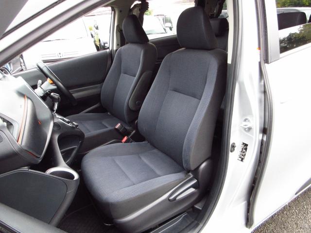 シエンタ ハイブリッドＧ　衝突軽減ブレーキ　７人乗り　ナビ　テレビ　ブルートゥース　ＥＴＣ　Ｂカメラ　両側パワースライドドア　ＬＥＤオートライト　フォグ　スマートキー　オートエアコン　プライバシーガラス　ドアバイザー（29枚目）