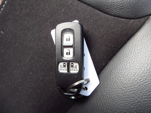 Ｎ－ＢＯＸカスタム Ｇ・Ｌターボホンダセンシング　雹害車　ターボ　ツートンカラー　ホンダセンシング　ナビ　フルセグ　ＥＴＣ　Ｂカメラ　両側パワースライドドア　パドルシフト　クルーズコントロール　ＬＥＤオートライト　フォグ　革巻きステア　コンビシート（61枚目）