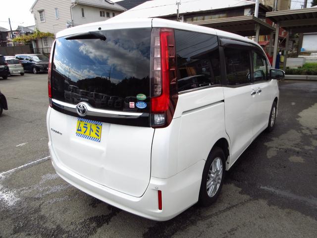 エスクァイア Ｘｉ　雹害車　７人乗り　ナビ　テレビ　ＥＴＣ　Ｂカメラ　フロントドライブレコーダー　左パワースライドドア　ＬＥＤオートライト　フォグ　前後ソナー　社外アルミ　スマートキー　革巻きステアリング　リアシェード（7枚目）