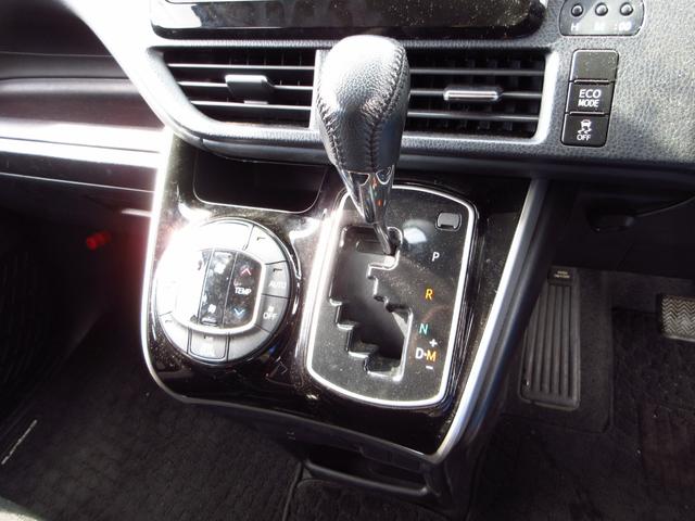 エスクァイア Ｘｉ　雹害車　７人乗り　ナビ　テレビ　ＥＴＣ　Ｂカメラ　フロントドライブレコーダー　左パワースライドドア　ＬＥＤオートライト　フォグ　前後ソナー　社外アルミ　スマートキー　革巻きステアリング　リアシェード（19枚目）