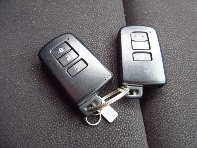 エスクァイア Ｘｉ　雹害車　７人乗り　ナビ　テレビ　ＥＴＣ　Ｂカメラ　フロントドライブレコーダー　左パワースライドドア　ＬＥＤオートライト　フォグ　前後ソナー　社外アルミ　スマートキー　革巻きステアリング　リアシェード（20枚目）