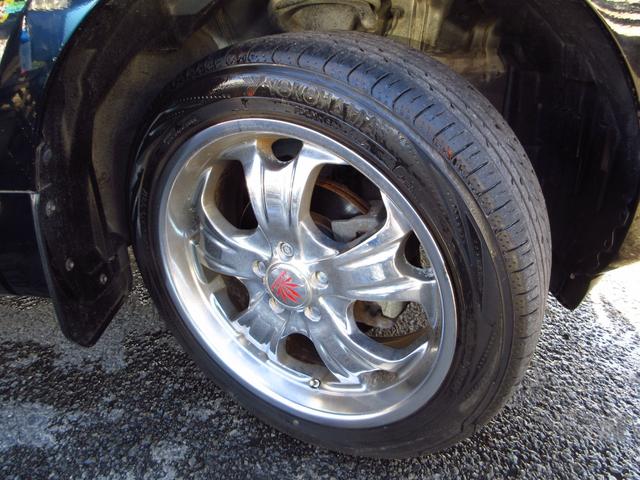 デリカＤ：５ Ｇ　ナビパッケージ　パートタイム４ＷＤ　８人乗り　社外マフラー　社外１９インチアルミ　エアロ　パドルシフト　ナビ　ＥＴＣ　Ｂカメラ　左パワースライドドア　クルーズコントロール　ＨＩＤオートライト　フォグ　スマートキー（9枚目）