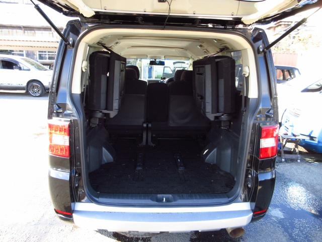 デリカＤ：５ Ｇ　ナビパッケージ　パートタイム４ＷＤ　８人乗り　社外マフラー　社外１９インチアルミ　エアロ　パドルシフト　ナビ　ＥＴＣ　Ｂカメラ　左パワースライドドア　クルーズコントロール　ＨＩＤオートライト　フォグ　スマートキー（15枚目）