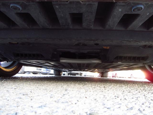 ジェイド ハイブリッドＸ　６人乗り　衝突軽減ブレーキ　ナビ　フルセグ　ＨＤＭＩ　ＥＴＣ　Ｂカメラ　コンビシート　クルーズコントロール　純正アルミ　ＬＥＤオートライト　フォグ　スマートキー　カーテンエアバッグ　ステアリモコン（13枚目）