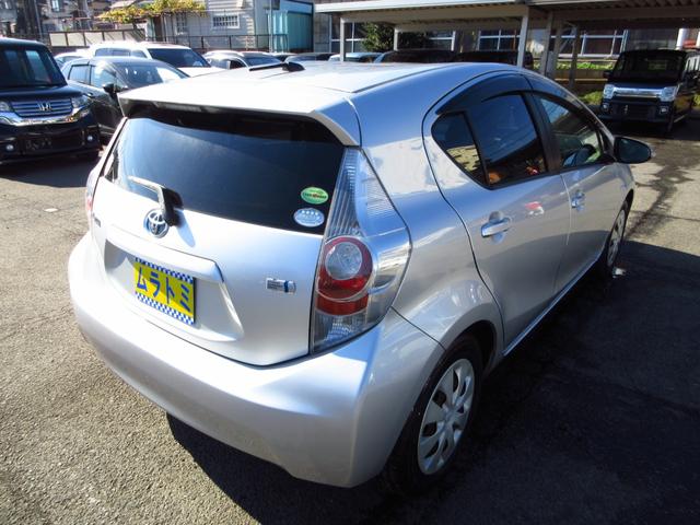 アクア Ｓ　ナビ　テレビ　ＣＤ　ＡＵＸ　ＥＴＣ　Ｂカメラ　オートエアコン　キーレスキー　ステアリモコン　ドアバイザー　プライバシーガラス　スペアキー　取説（8枚目）