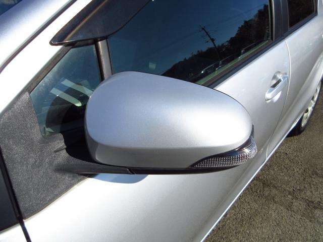 アクア Ｓ　ナビ　テレビ　ＣＤ　ＡＵＸ　ＥＴＣ　Ｂカメラ　オートエアコン　キーレスキー　ステアリモコン　ドアバイザー　プライバシーガラス　スペアキー　取説（18枚目）