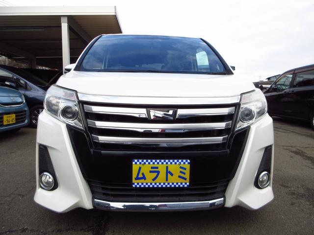 ノア Ｓｉ　７人乗り　ナビ　フルセグ　ＥＴＣ　Ｂカメラ　フリップダウンモニター　両側パワースライドドア　純正エアロ　純正アルミ　ＬＥＤオートライト　フォグ　リアスモークフィルム　シートカバー　革巻きステアリング（3枚目）