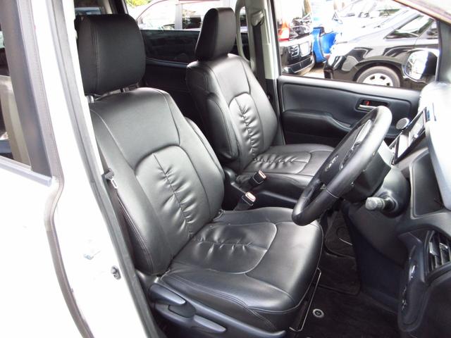 ノア Ｓｉ　７人乗り　ナビ　フルセグ　ＥＴＣ　Ｂカメラ　フリップダウンモニター　両側パワースライドドア　純正エアロ　純正アルミ　ＬＥＤオートライト　フォグ　リアスモークフィルム　シートカバー　革巻きステアリング（10枚目）