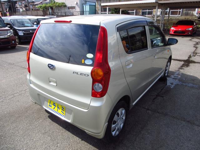 プレオ Ｆ　雹害車　５速マニュアル　純正デッキ　ＣＤ　キーレスキー　予備キー　電格ミラー　ドアバイザー　プライバシーガラス　イモビライザー　タイミングチェーン　取り扱い説明書（8枚目）