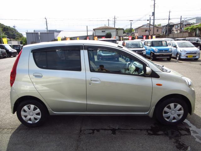 プレオ Ｆ　雹害車　５速マニュアル　純正デッキ　ＣＤ　キーレスキー　予備キー　電格ミラー　ドアバイザー　プライバシーガラス　イモビライザー　タイミングチェーン　取り扱い説明書（9枚目）