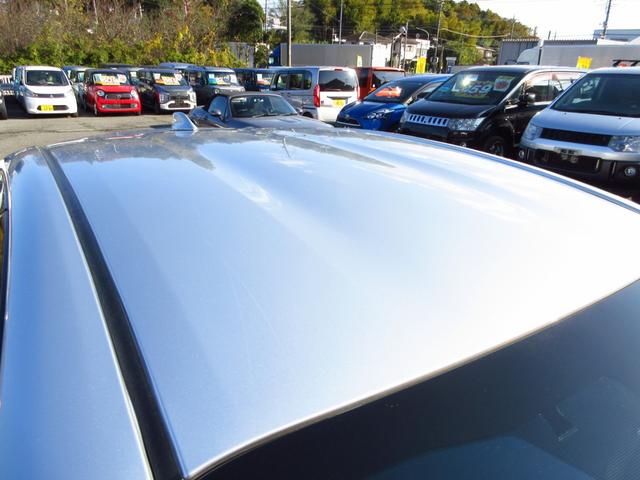 ヤリス ハイブリッドＸ　雹害車　ナビ　ブルートゥース　ＵＳＢ　ＥＴＣ　全周囲カメラ　トヨタセーフティセンス　クルーズコントロール　オートライト　前後ソナー　オート電格ミラー　キーレスキー　オートエアコン　取説　予備キー（11枚目）