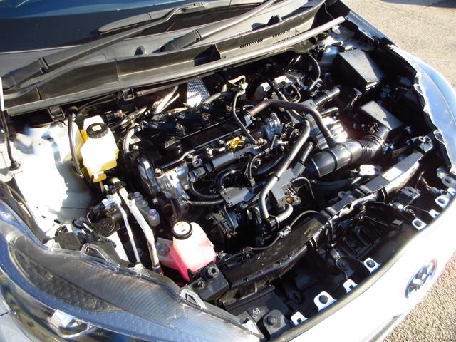 ヤリス ハイブリッドＸ　雹害車　ナビ　ブルートゥース　ＵＳＢ　ＥＴＣ　全周囲カメラ　トヨタセーフティセンス　クルーズコントロール　オートライト　前後ソナー　オート電格ミラー　キーレスキー　オートエアコン　取説　予備キー（12枚目）