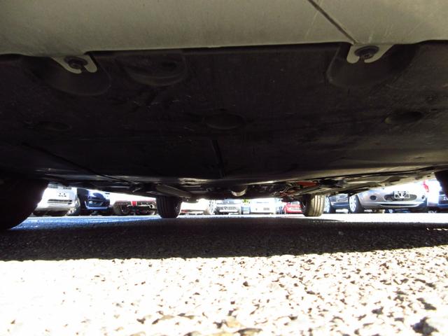 ヤリス ハイブリッドＸ　雹害車　ナビ　ブルートゥース　ＵＳＢ　ＥＴＣ　全周囲カメラ　トヨタセーフティセンス　クルーズコントロール　オートライト　前後ソナー　オート電格ミラー　キーレスキー　オートエアコン　取説　予備キー（13枚目）