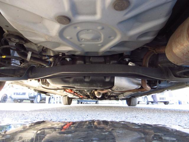 ヤリス ハイブリッドＸ　雹害車　ナビ　ブルートゥース　ＵＳＢ　ＥＴＣ　全周囲カメラ　トヨタセーフティセンス　クルーズコントロール　オートライト　前後ソナー　オート電格ミラー　キーレスキー　オートエアコン　取説　予備キー（14枚目）