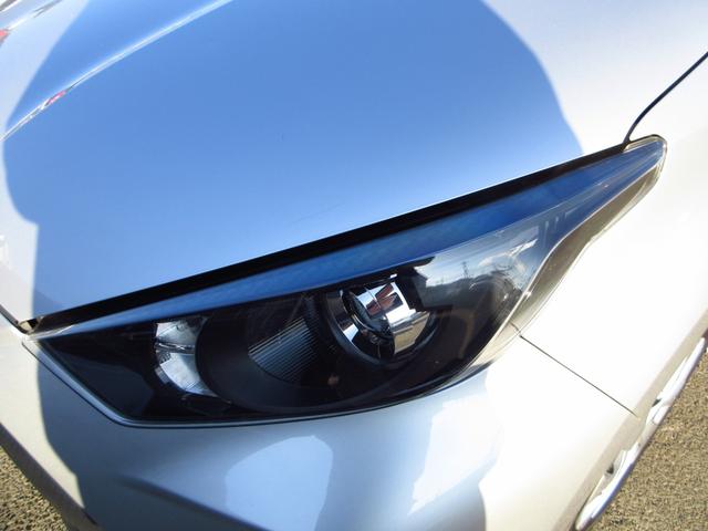 ヤリス ハイブリッドＸ　雹害車　ナビ　ブルートゥース　ＵＳＢ　ＥＴＣ　全周囲カメラ　トヨタセーフティセンス　クルーズコントロール　オートライト　前後ソナー　オート電格ミラー　キーレスキー　オートエアコン　取説　予備キー（16枚目）