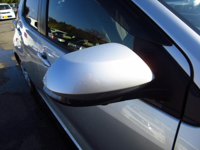 ヤリス ハイブリッドＸ　雹害車　ナビ　ブルートゥース　ＵＳＢ　ＥＴＣ　全周囲カメラ　トヨタセーフティセンス　クルーズコントロール　オートライト　前後ソナー　オート電格ミラー　キーレスキー　オートエアコン　取説　予備キー（17枚目）