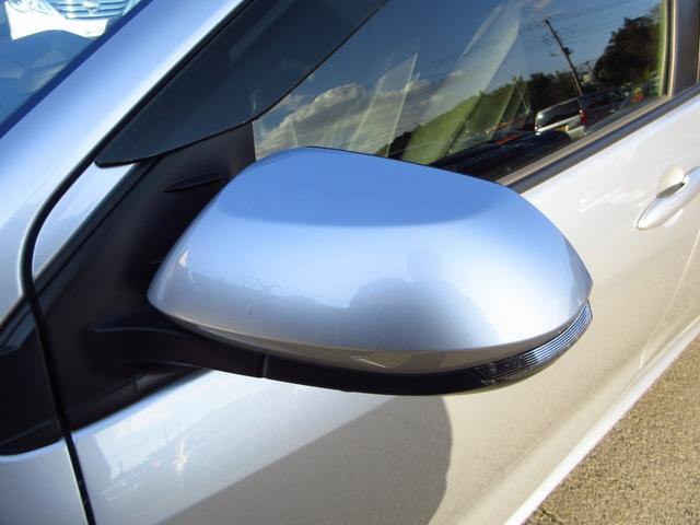 ヤリス ハイブリッドＸ　雹害車　ナビ　ブルートゥース　ＵＳＢ　ＥＴＣ　全周囲カメラ　トヨタセーフティセンス　クルーズコントロール　オートライト　前後ソナー　オート電格ミラー　キーレスキー　オートエアコン　取説　予備キー（18枚目）