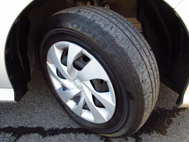 ヤリス ハイブリッドＸ　雹害車　ナビ　ブルートゥース　ＵＳＢ　ＥＴＣ　全周囲カメラ　トヨタセーフティセンス　クルーズコントロール　オートライト　前後ソナー　オート電格ミラー　キーレスキー　オートエアコン　取説　予備キー（21枚目）