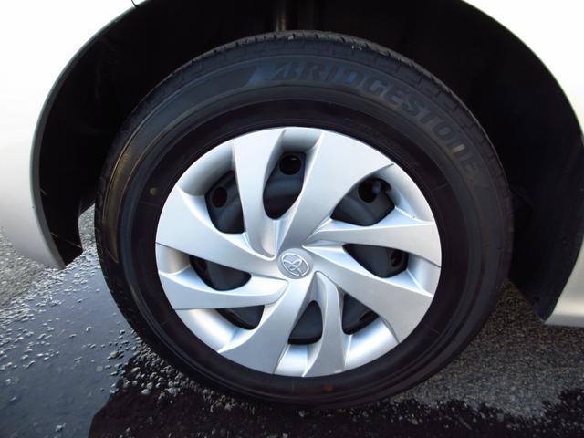 ヤリス ハイブリッドＸ　雹害車　ナビ　ブルートゥース　ＵＳＢ　ＥＴＣ　全周囲カメラ　トヨタセーフティセンス　クルーズコントロール　オートライト　前後ソナー　オート電格ミラー　キーレスキー　オートエアコン　取説　予備キー（22枚目）