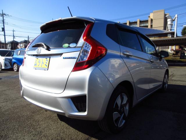 フィットハイブリッド Ｆパッケージ　ナビ　フルセグ　ＣＤ　ＤＶＤ　ＨＤＭＩ　ＵＳＢ　ビルトインＥＴＣ　Ｂカメラ　スマートキー　アイドリングストップ　ＥＣＯＮ　ステアリモコン　オートエアコン　プッシュスタート　ドアバイザー　保証書（8枚目）