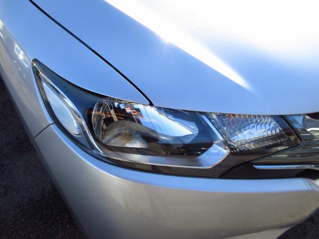 フィットハイブリッド Ｆパッケージ　ナビ　フルセグ　ＣＤ　ＤＶＤ　ＨＤＭＩ　ＵＳＢ　ビルトインＥＴＣ　Ｂカメラ　スマートキー　アイドリングストップ　ＥＣＯＮ　ステアリモコン　オートエアコン　プッシュスタート　ドアバイザー　保証書（14枚目）