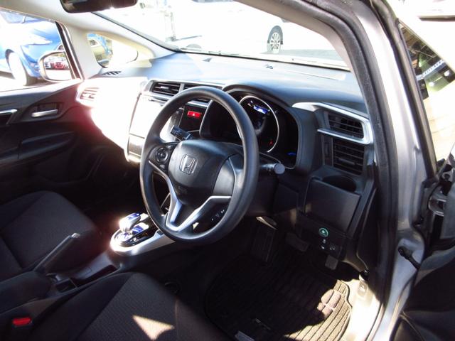 フィットハイブリッド Ｆパッケージ　ナビ　フルセグ　ＣＤ　ＤＶＤ　ＨＤＭＩ　ＵＳＢ　ビルトインＥＴＣ　Ｂカメラ　スマートキー　アイドリングストップ　ＥＣＯＮ　ステアリモコン　オートエアコン　プッシュスタート　ドアバイザー　保証書（22枚目）