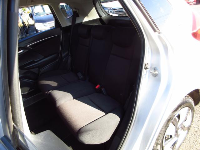 フィットハイブリッド Ｆパッケージ　ナビ　フルセグ　ＣＤ　ＤＶＤ　ＨＤＭＩ　ＵＳＢ　ビルトインＥＴＣ　Ｂカメラ　スマートキー　アイドリングストップ　ＥＣＯＮ　ステアリモコン　オートエアコン　プッシュスタート　ドアバイザー　保証書（28枚目）