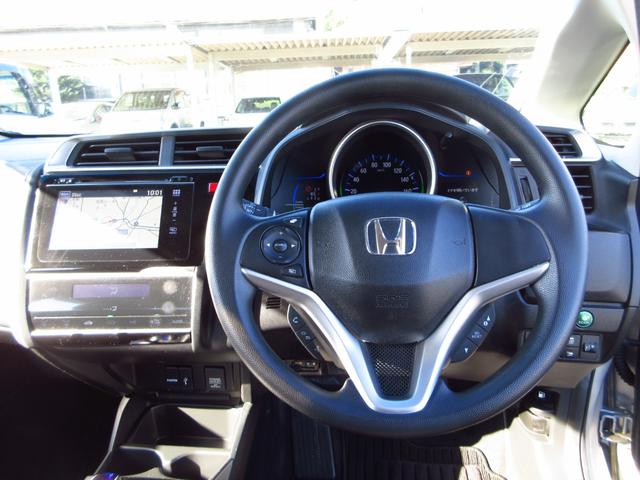 フィットハイブリッド Ｆパッケージ　ナビ　フルセグ　ＣＤ　ＤＶＤ　ＨＤＭＩ　ＵＳＢ　ビルトインＥＴＣ　Ｂカメラ　スマートキー　アイドリングストップ　ＥＣＯＮ　ステアリモコン　オートエアコン　プッシュスタート　ドアバイザー　保証書（37枚目）