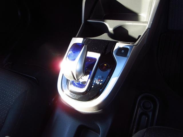 フィットハイブリッド Ｆパッケージ　ナビ　フルセグ　ＣＤ　ＤＶＤ　ＨＤＭＩ　ＵＳＢ　ビルトインＥＴＣ　Ｂカメラ　スマートキー　アイドリングストップ　ＥＣＯＮ　ステアリモコン　オートエアコン　プッシュスタート　ドアバイザー　保証書（40枚目）