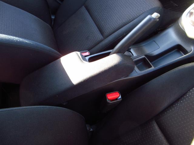 フィットハイブリッド Ｆパッケージ　ナビ　フルセグ　ＣＤ　ＤＶＤ　ＨＤＭＩ　ＵＳＢ　ビルトインＥＴＣ　Ｂカメラ　スマートキー　アイドリングストップ　ＥＣＯＮ　ステアリモコン　オートエアコン　プッシュスタート　ドアバイザー　保証書（41枚目）