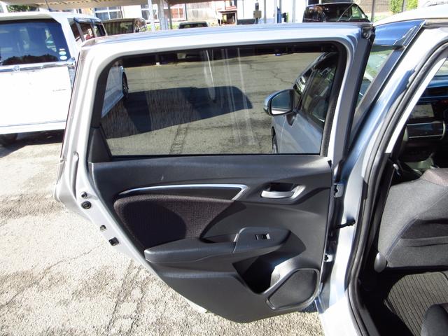 フィットハイブリッド Ｆパッケージ　ナビ　フルセグ　ＣＤ　ＤＶＤ　ＨＤＭＩ　ＵＳＢ　ビルトインＥＴＣ　Ｂカメラ　スマートキー　アイドリングストップ　ＥＣＯＮ　ステアリモコン　オートエアコン　プッシュスタート　ドアバイザー　保証書（55枚目）