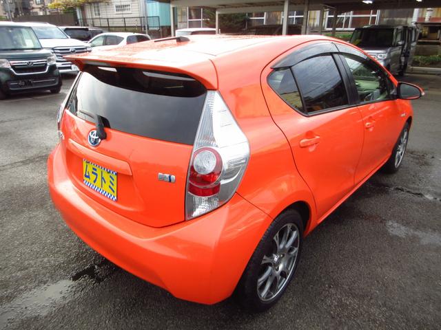 アクア Ｓ　ナビ　フルセグ　ブルートゥース　ＥＴＣ　Ｂカメラ　前後ドラレコ　社外アルミ　リアスポイラー　オートライト　オートエアコン　スマートキー　前席シートヒーター　ナノイー　ドアバイザー　プライバシーガラス（8枚目）