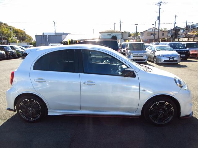 マーチ ニスモ　Ｓ　５速マニュアル　ニスモシート２脚　純正エアロ　純正アルミ　オートライト　インテリキー　社外デッキ　ＣＤ　ＡＵＸ　ＵＳＢ　ＥＴＣ　オートエアコン　オート電格ミラー　プライバシーガラス（8枚目）