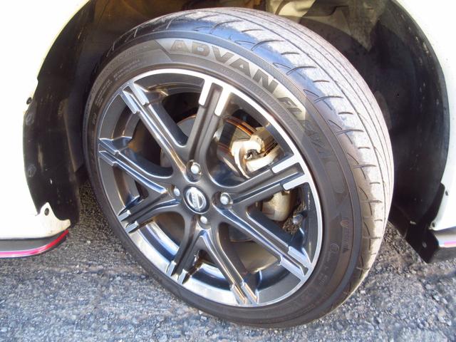 マーチ ニスモ　Ｓ　５速マニュアル　ニスモシート２脚　純正エアロ　純正アルミ　オートライト　インテリキー　社外デッキ　ＣＤ　ＡＵＸ　ＵＳＢ　ＥＴＣ　オートエアコン　オート電格ミラー　プライバシーガラス（11枚目）