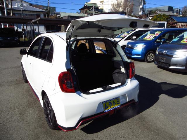 マーチ ニスモ　Ｓ　５速マニュアル　ニスモシート２脚　純正エアロ　純正アルミ　オートライト　インテリキー　社外デッキ　ＣＤ　ＡＵＸ　ＵＳＢ　ＥＴＣ　オートエアコン　オート電格ミラー　プライバシーガラス（38枚目）