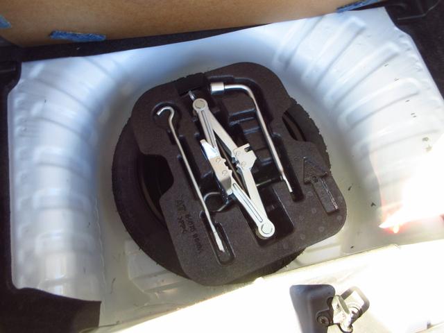 マーチ ニスモ　Ｓ　５速マニュアル　ニスモシート２脚　純正エアロ　純正アルミ　オートライト　インテリキー　社外デッキ　ＣＤ　ＡＵＸ　ＵＳＢ　ＥＴＣ　オートエアコン　オート電格ミラー　プライバシーガラス（41枚目）