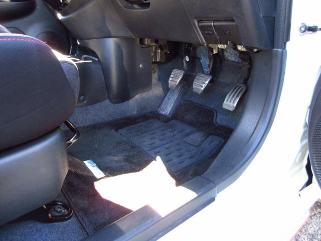 マーチ ニスモ　Ｓ　５速マニュアル　ニスモシート２脚　純正エアロ　純正アルミ　オートライト　インテリキー　社外デッキ　ＣＤ　ＡＵＸ　ＵＳＢ　ＥＴＣ　オートエアコン　オート電格ミラー　プライバシーガラス（55枚目）