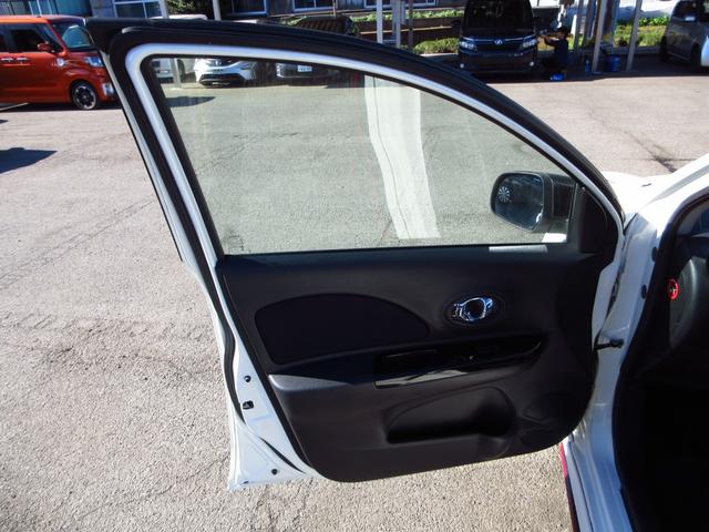 マーチ ニスモ　Ｓ　５速マニュアル　ニスモシート２脚　純正エアロ　純正アルミ　オートライト　インテリキー　社外デッキ　ＣＤ　ＡＵＸ　ＵＳＢ　ＥＴＣ　オートエアコン　オート電格ミラー　プライバシーガラス（61枚目）