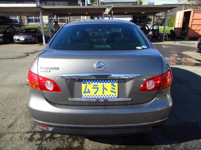 ブルーバードシルフィ ２０Ｍ　ナビ　フルセグ　ブルートゥース　ＣＤ　ＤＶＤ　ＥＴＣ　Ｂカメラ　オートエアコン　革巻きステアリング　オートライト　フォグ　インテリキー　革巻きステアリング　ドアバイザー　電格ミラー　イモビライザー（9枚目）