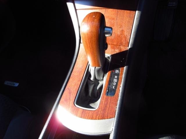 ブルーバードシルフィ ２０Ｍ　ナビ　フルセグ　ブルートゥース　ＣＤ　ＤＶＤ　ＥＴＣ　Ｂカメラ　オートエアコン　革巻きステアリング　オートライト　フォグ　インテリキー　革巻きステアリング　ドアバイザー　電格ミラー　イモビライザー（20枚目）