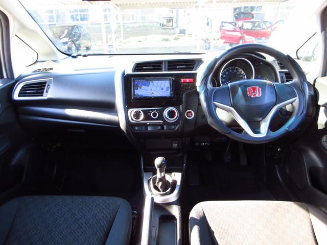 フィット 13G・Fパッケージ 5速マニュアル ナビ ブルートゥース ETC Bカメラ 前後ドライブレコーダー スマートキー アイストップ 社外アルミ CTBA ドアバイザー プライバシーガラス カーテンエアバッグ 保証書(44枚目)