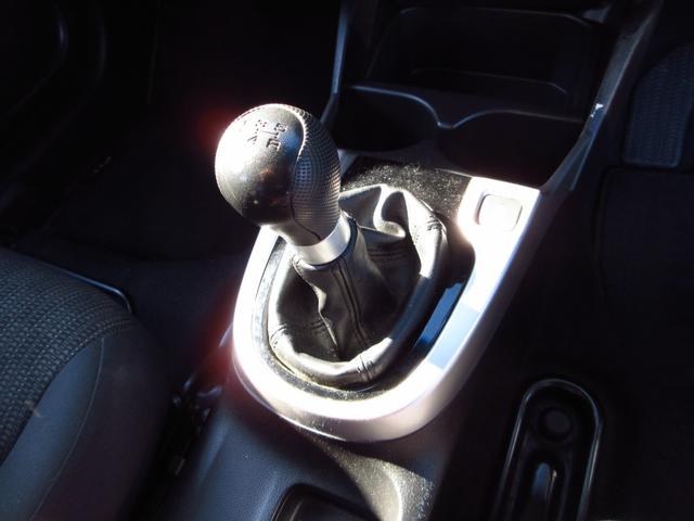 フィット 13G・Fパッケージ 5速マニュアル ナビ ブルートゥース ETC Bカメラ 前後ドライブレコーダー スマートキー アイストップ 社外アルミ CTBA ドアバイザー プライバシーガラス カーテンエアバッグ 保証書(48枚目)