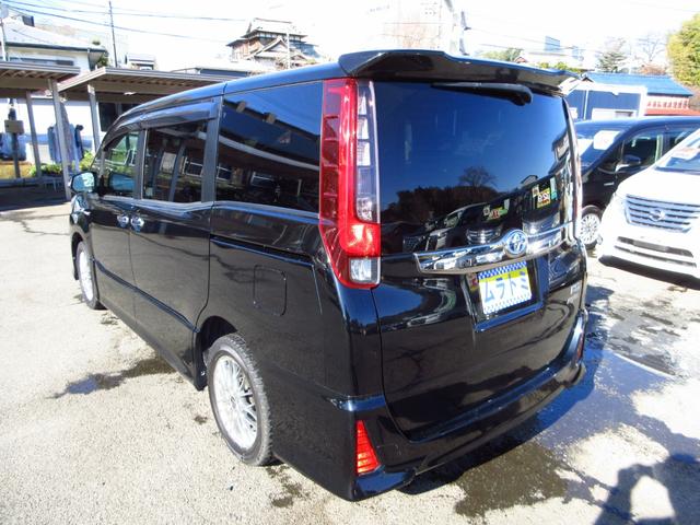 ノア ハイブリッドSi ダブルバイビー 雹害車 7人乗り 大型ナビ フルセグ ETC Bカメラ フリップダウンモニター 両側パワースライドドア 衝突軽減システム 純正エアロ 純正アルミ LEDオートライト フォグ クルーズコントロール(5枚目)