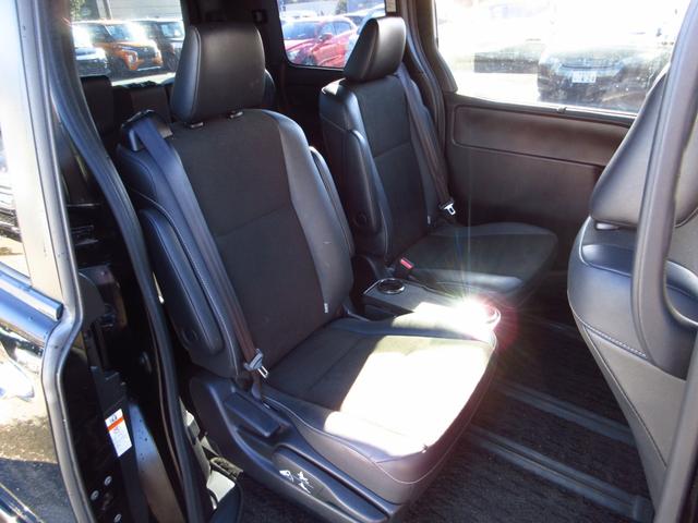 ノア ハイブリッドSi ダブルバイビー 雹害車 7人乗り 大型ナビ フルセグ ETC Bカメラ フリップダウンモニター 両側パワースライドドア 衝突軽減システム 純正エアロ 純正アルミ LEDオートライト フォグ クルーズコントロール(11枚目)