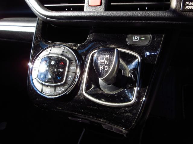 ノア ハイブリッドSi ダブルバイビー 雹害車 7人乗り 大型ナビ フルセグ ETC Bカメラ フリップダウンモニター 両側パワースライドドア 衝突軽減システム 純正エアロ 純正アルミ LEDオートライト フォグ クルーズコントロール(21枚目)