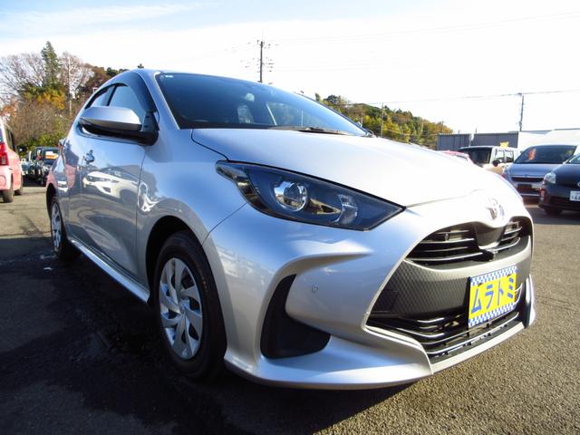 ヤリス Ｘ　雹害車　ナビ　ブルートゥース　ＵＳＢ　全周囲カメラ　フロントドライブレコーダー　セーフティセンス　レーンキープアシスト　前後ソナー　オートライト　プライバシーガラス　ドアバイザー　キーレスキー（20枚目）