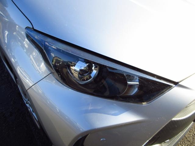 ヤリス Ｘ　雹害車　ナビ　ブルートゥース　ＵＳＢ　全周囲カメラ　フロントドライブレコーダー　セーフティセンス　レーンキープアシスト　前後ソナー　オートライト　プライバシーガラス　ドアバイザー　キーレスキー（23枚目）